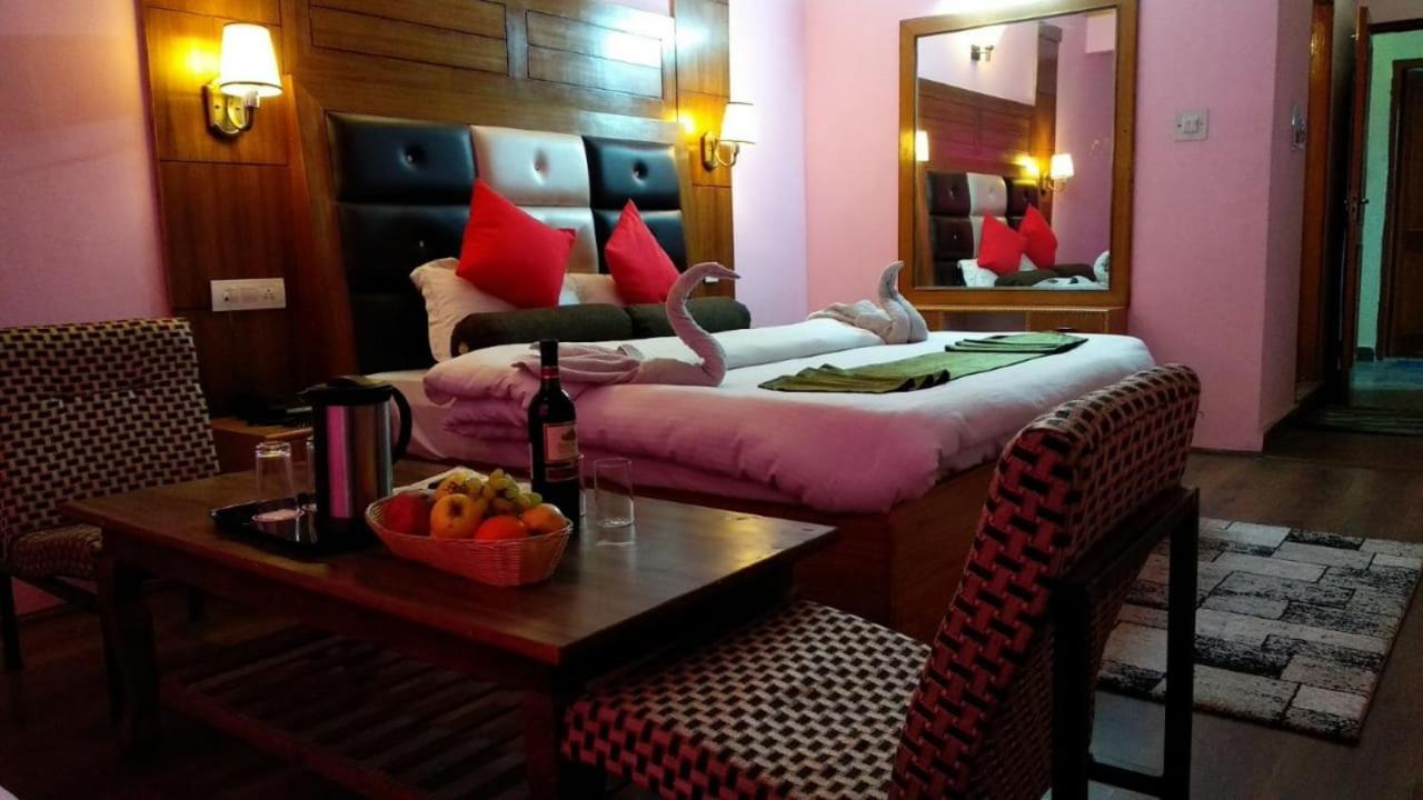 Dormico'S Hotel Snowbird Manali  Bagian luar foto