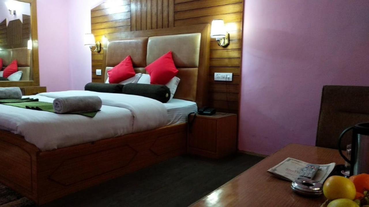 Dormico'S Hotel Snowbird Manali  Bagian luar foto