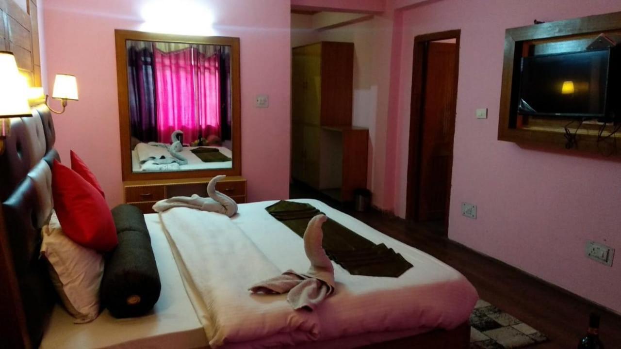 Dormico'S Hotel Snowbird Manali  Bagian luar foto