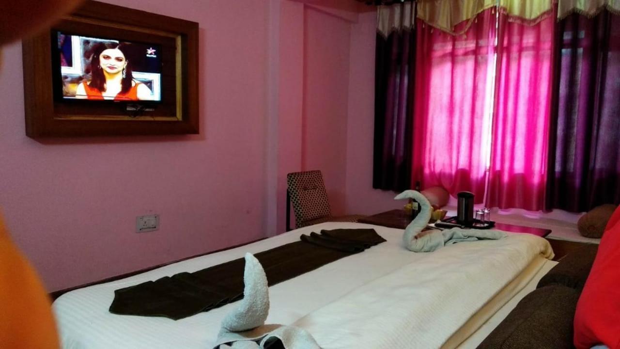 Dormico'S Hotel Snowbird Manali  Bagian luar foto