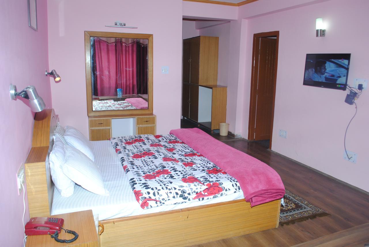 Dormico'S Hotel Snowbird Manali  Bagian luar foto