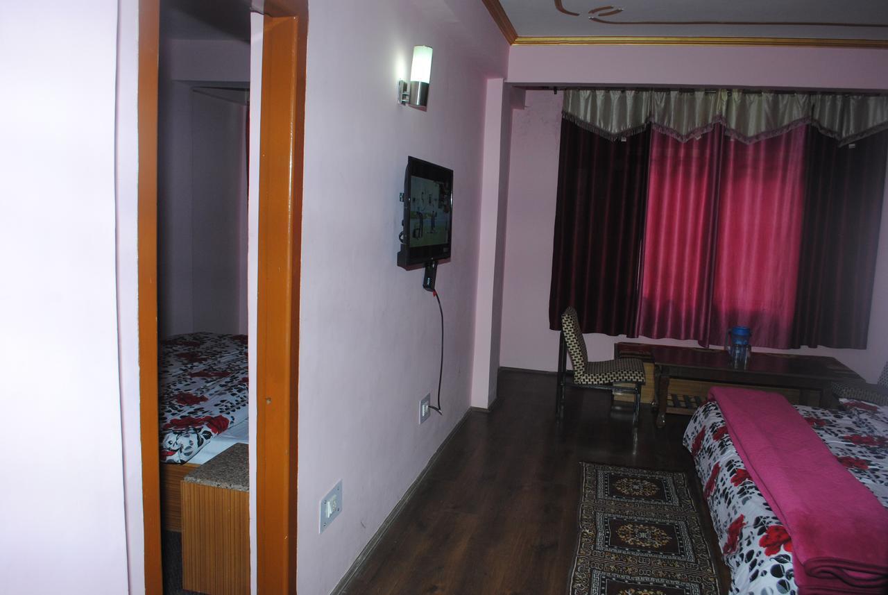 Dormico'S Hotel Snowbird Manali  Bagian luar foto