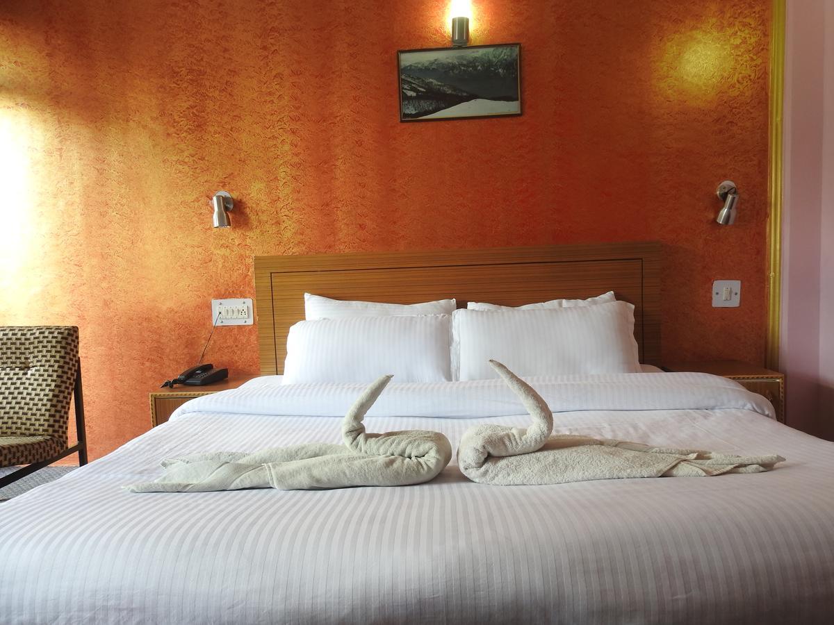 Dormico'S Hotel Snowbird Manali  Bagian luar foto